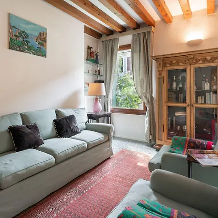 Garden Apartment *